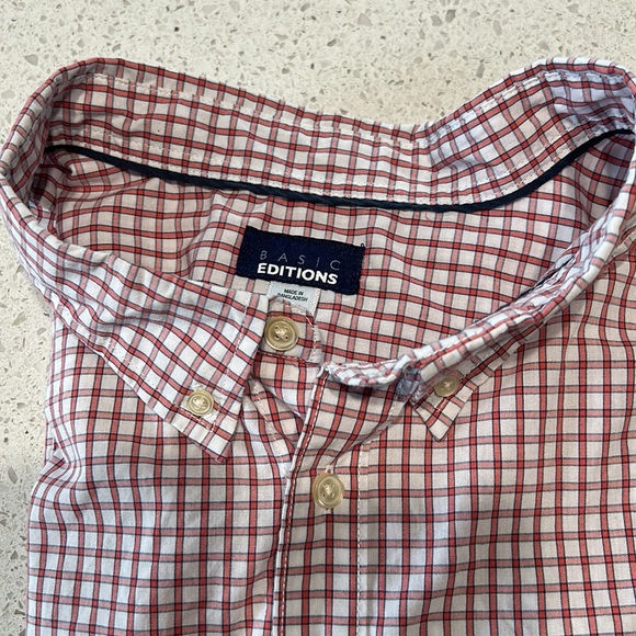 Basic Editions short sleeve button down shirt. - Picture 8 of 8